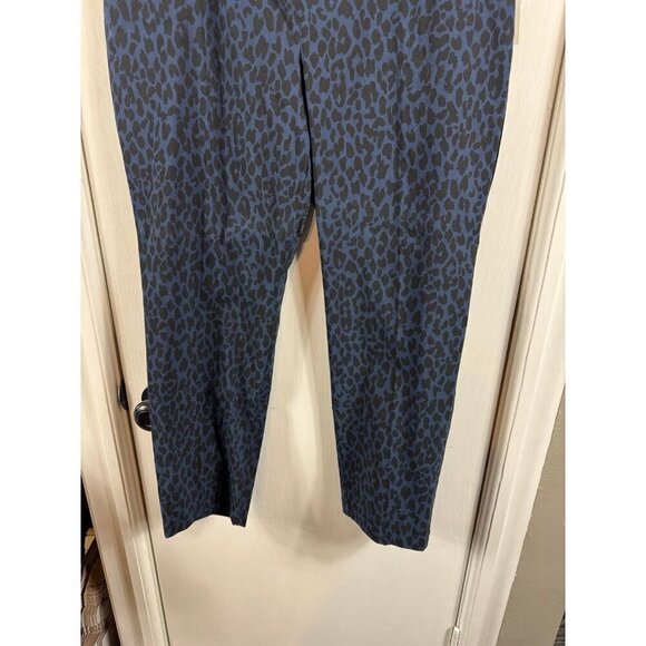 89th and Madison blue black leopard print stretch cropped length pants - Picture 3 of 7
